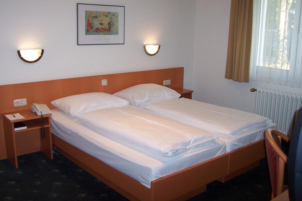 Hotel Bitburg Quarto foto